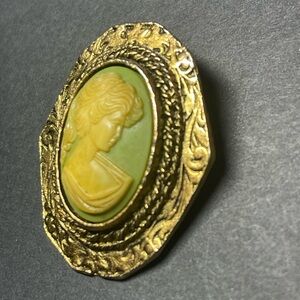 Peri Signed Cameo Pin Brooch Pendant